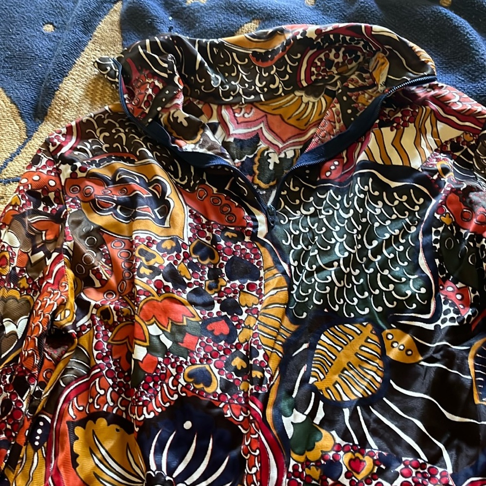 Beautiful colorful 70’s style long sleeves blouse